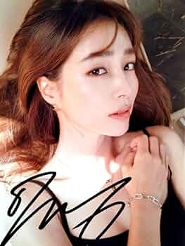 ヘジョン直筆サイン入り2Lサイズ写真…Shin Hye-jeong ヘジョン直筆サイン入り2Lサイズ写真…Shin Hye-jeong